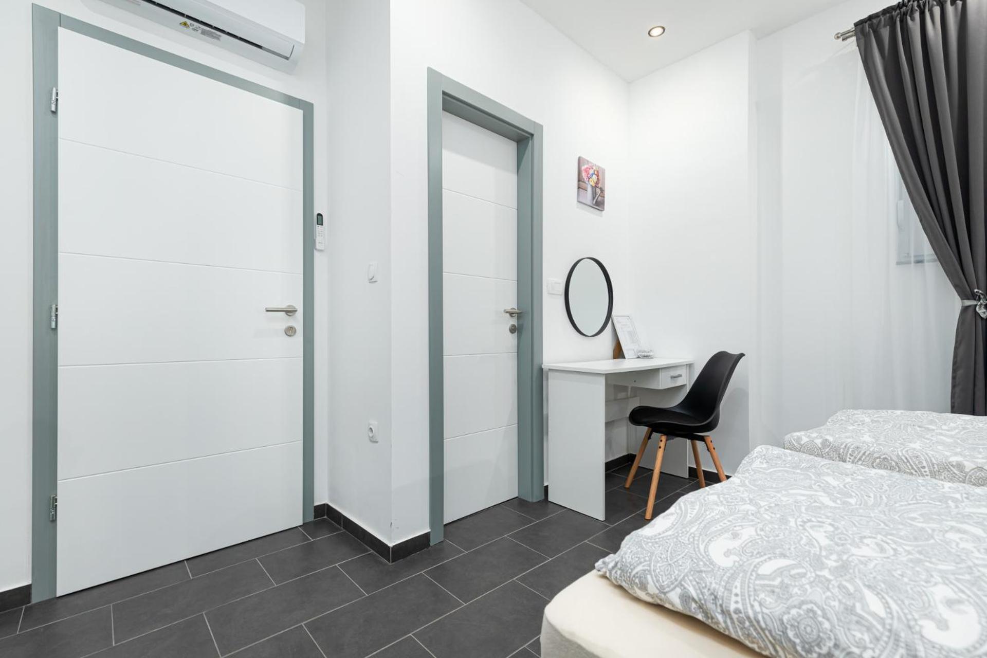 Rooms And Studio Flora 波雷奇 外观 照片