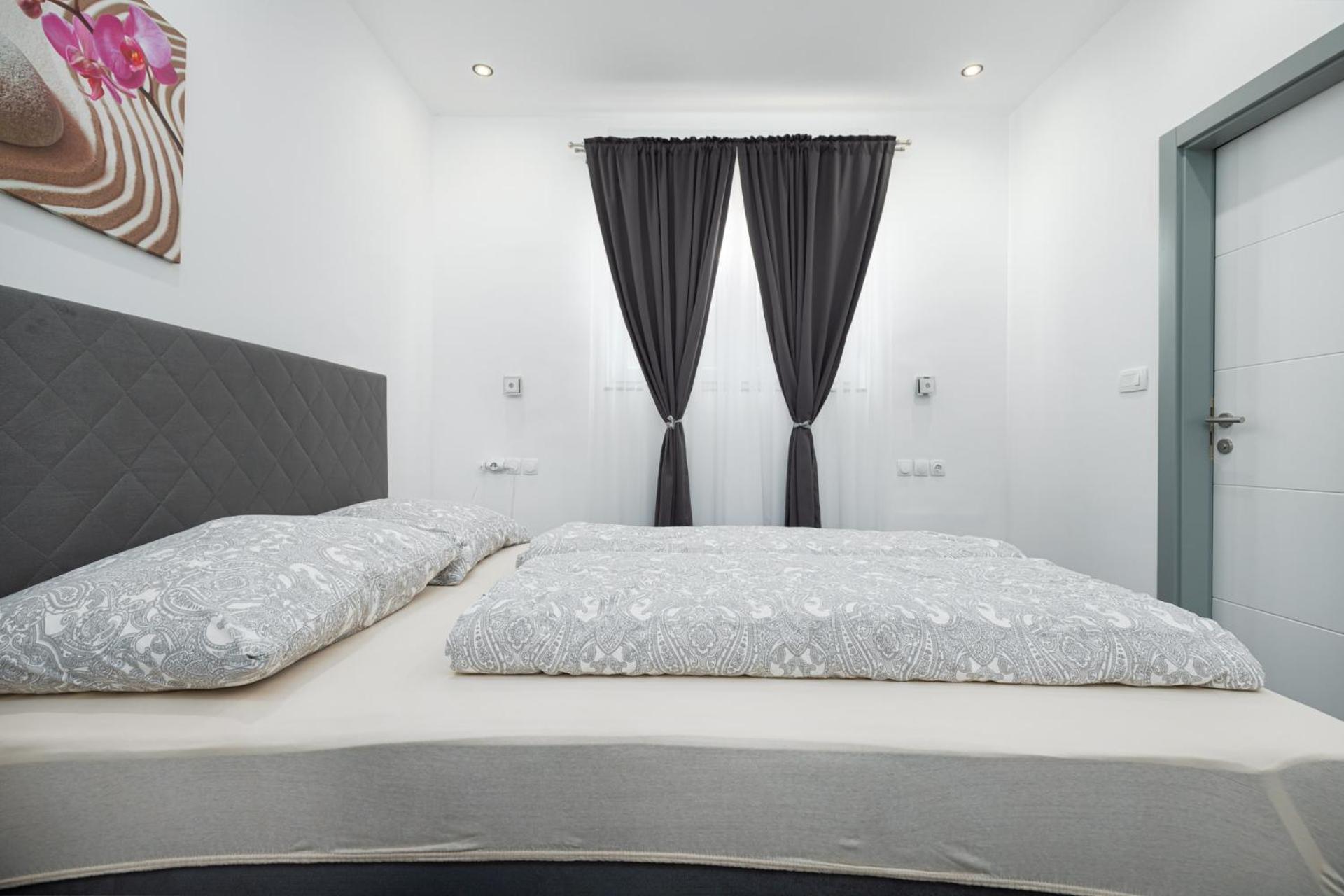 Rooms And Studio Flora 波雷奇 外观 照片