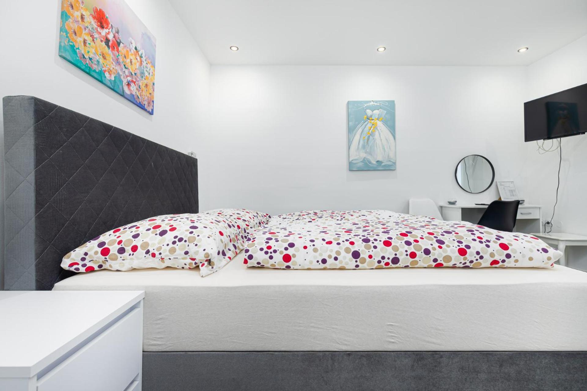 Rooms And Studio Flora 波雷奇 外观 照片
